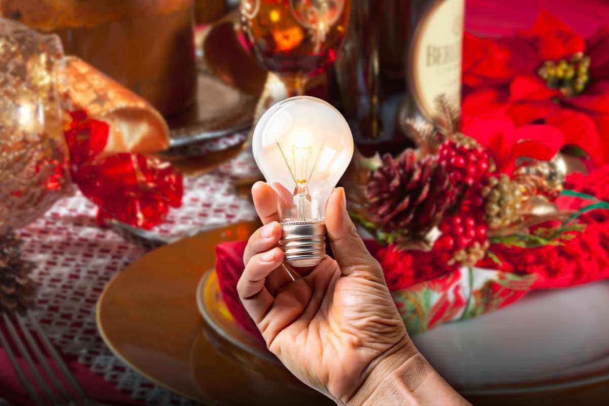 Lampadina e cenone di Natale