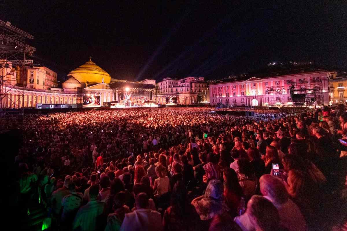 Piazza del Plebiscito a Napoli
